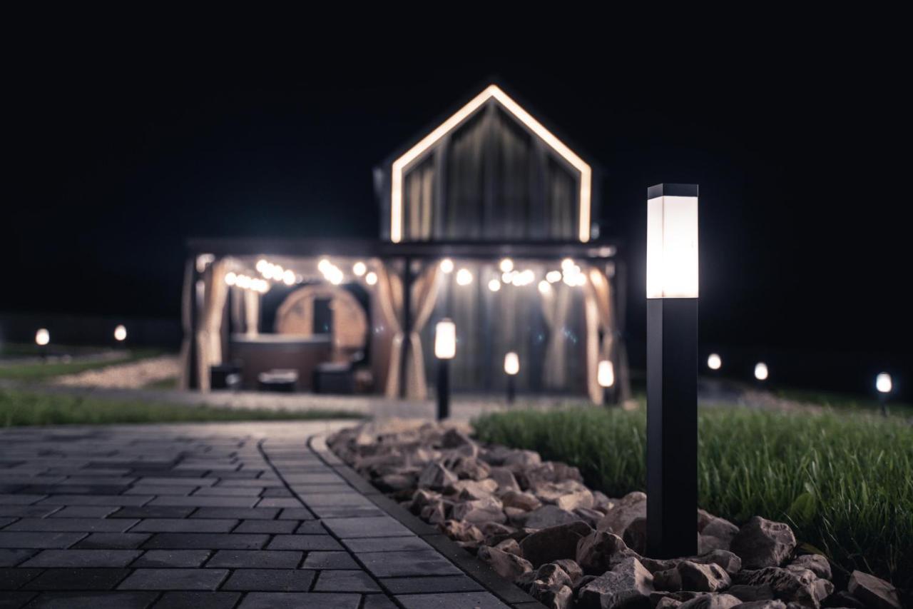 Village Resort Sauna & Jacuzzi & Netflix Tworkowa Exteriör bild