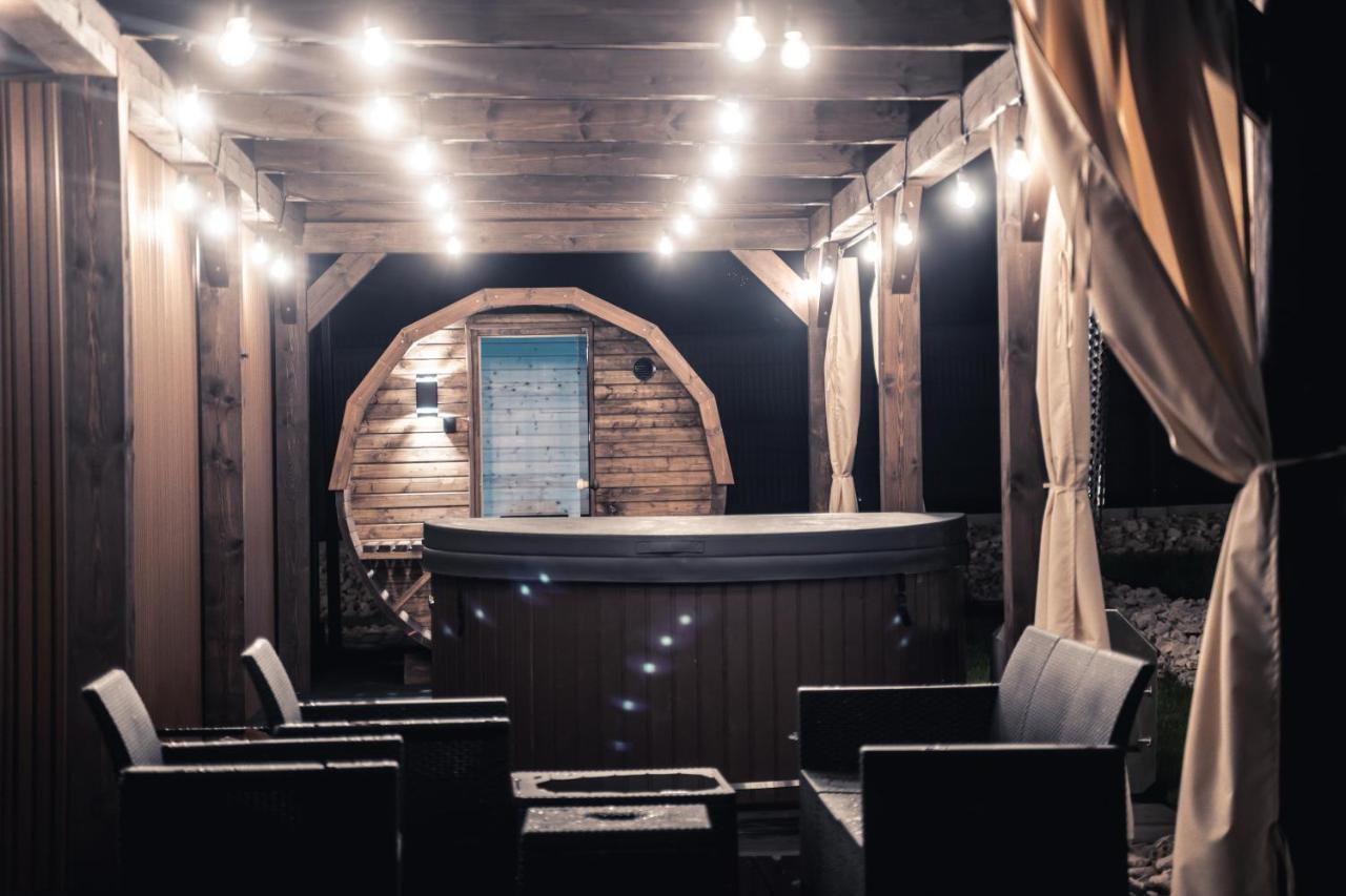 Village Resort Sauna & Jacuzzi & Netflix Tworkowa Exteriör bild