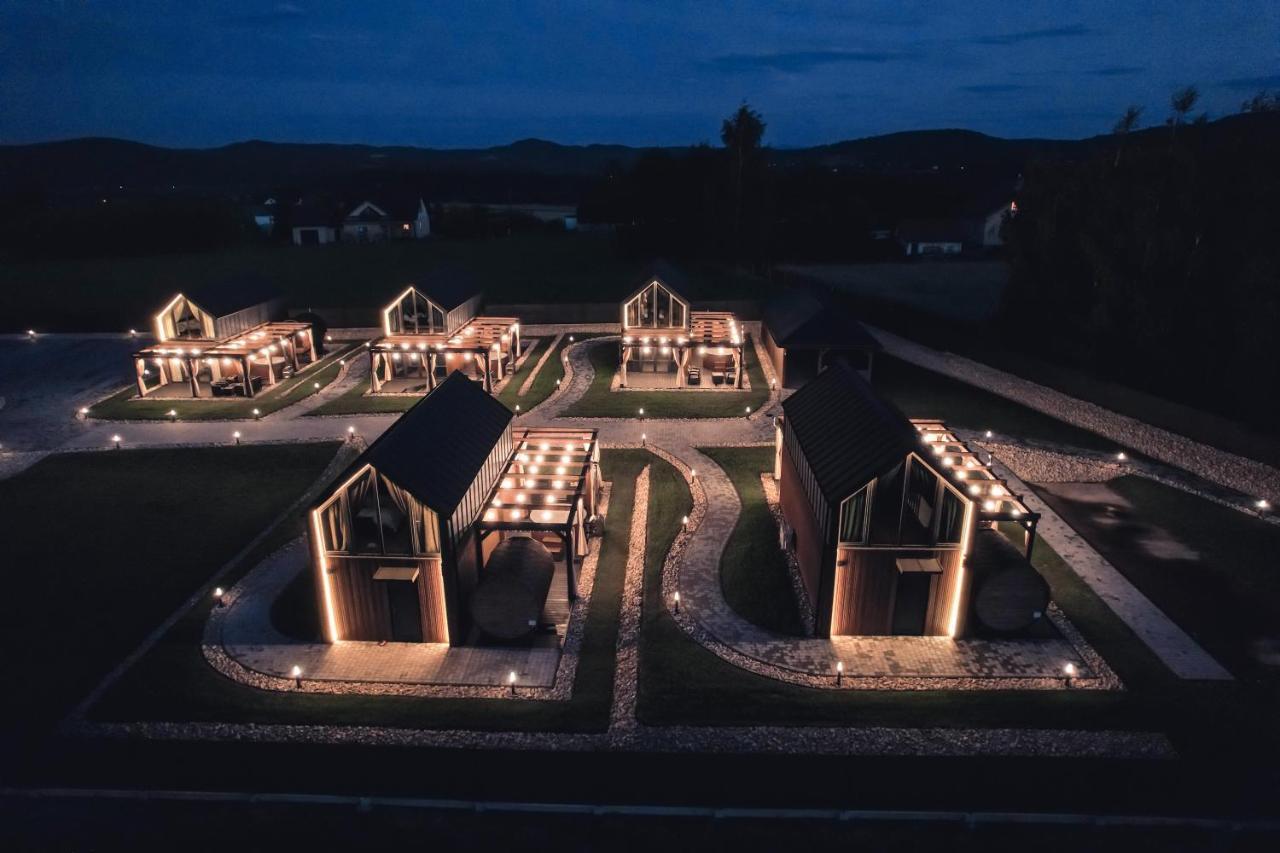 Village Resort Sauna & Jacuzzi & Netflix Tworkowa Exteriör bild