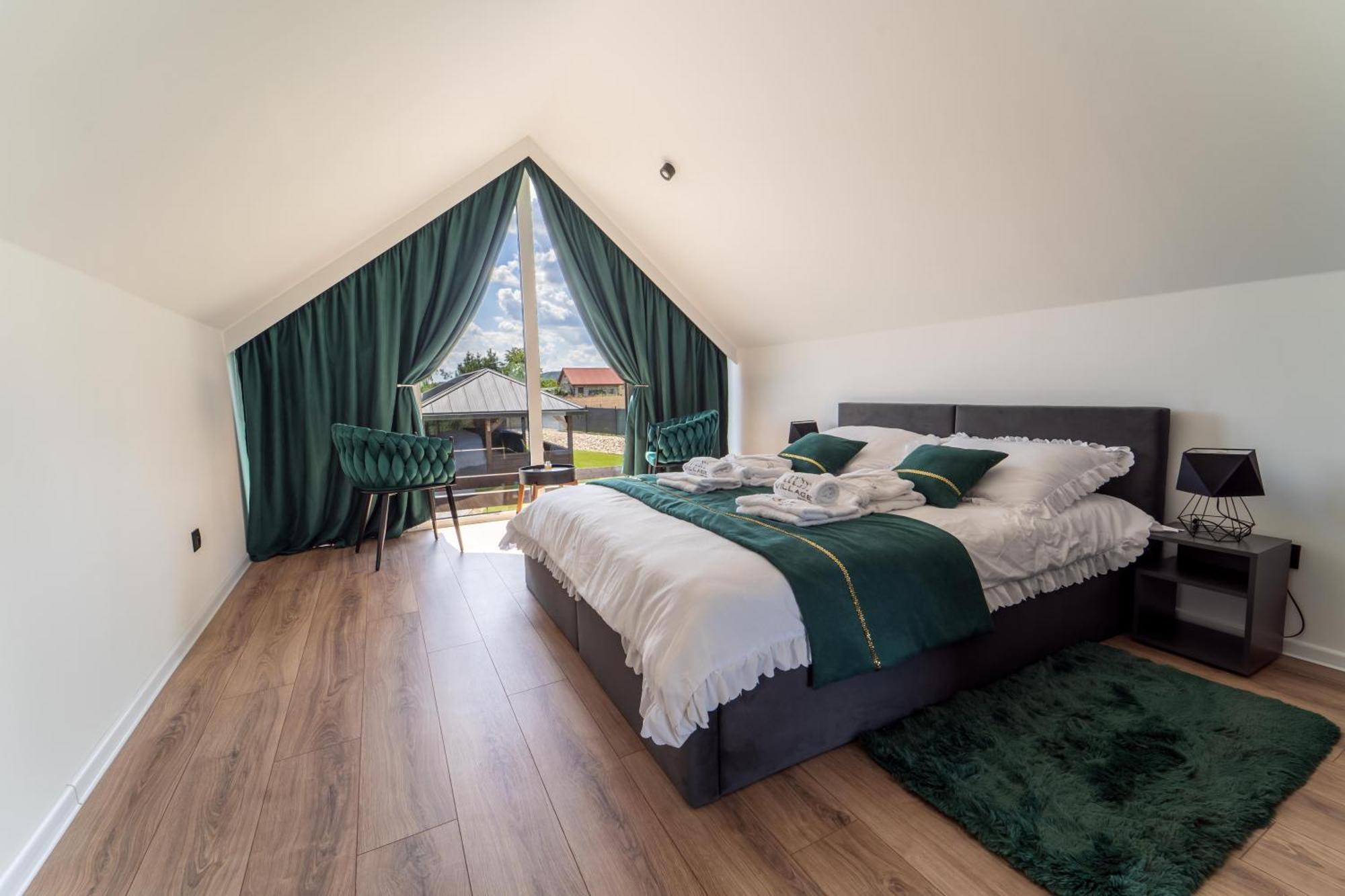Village Resort Sauna & Jacuzzi & Netflix Tworkowa Exteriör bild