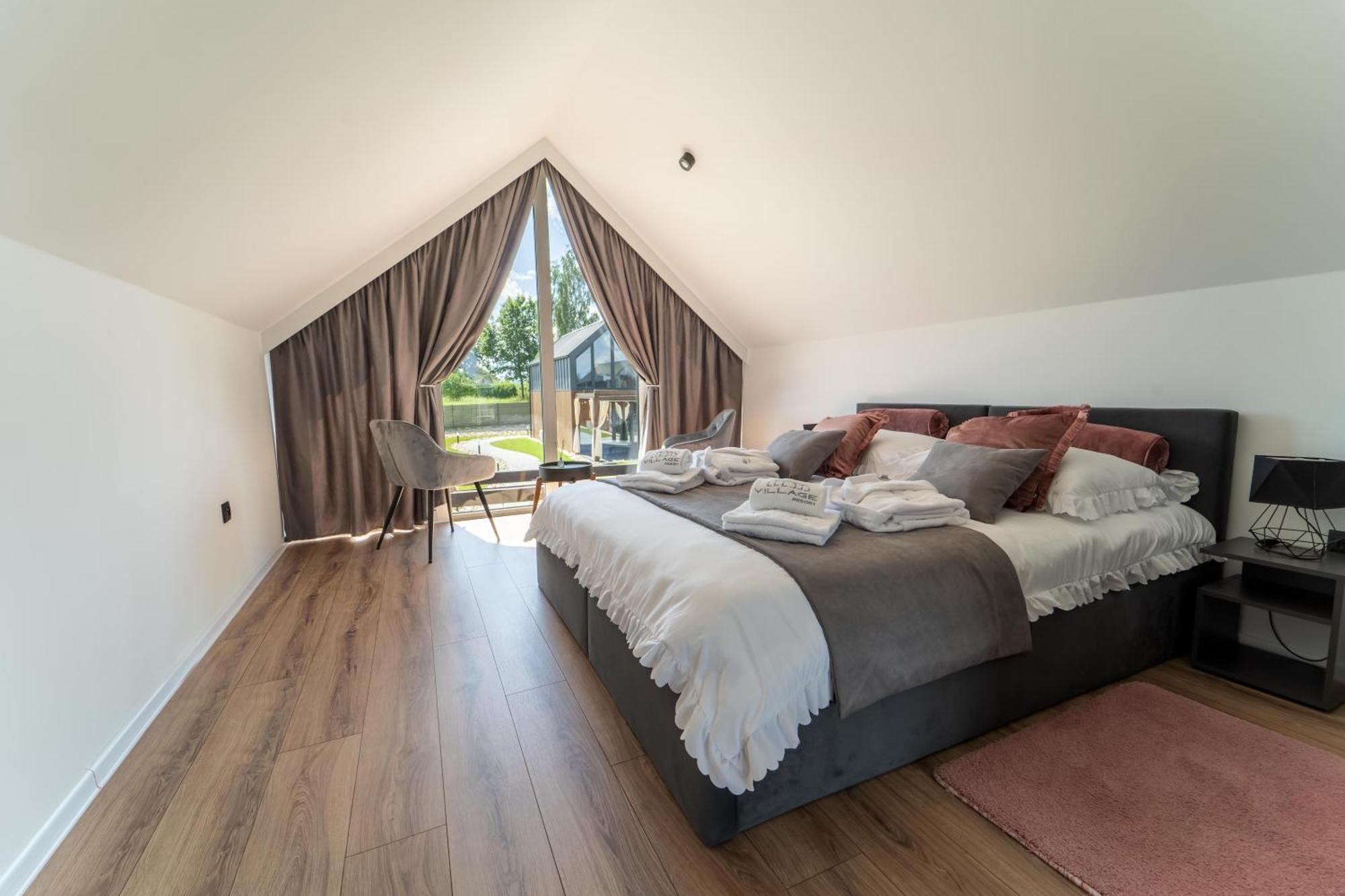 Village Resort Sauna & Jacuzzi & Netflix Tworkowa Rum bild