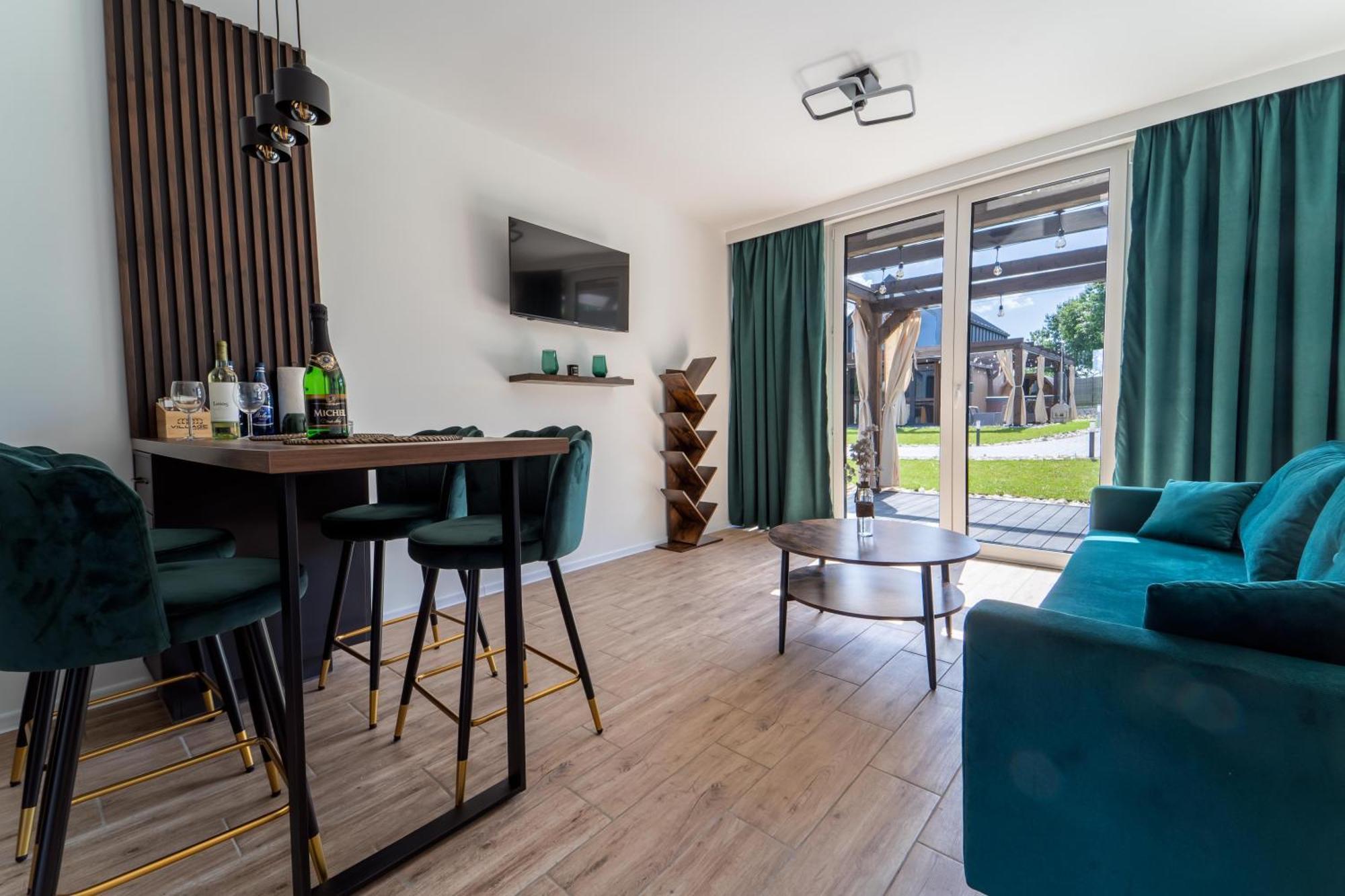 Village Resort Sauna & Jacuzzi & Netflix Tworkowa Rum bild