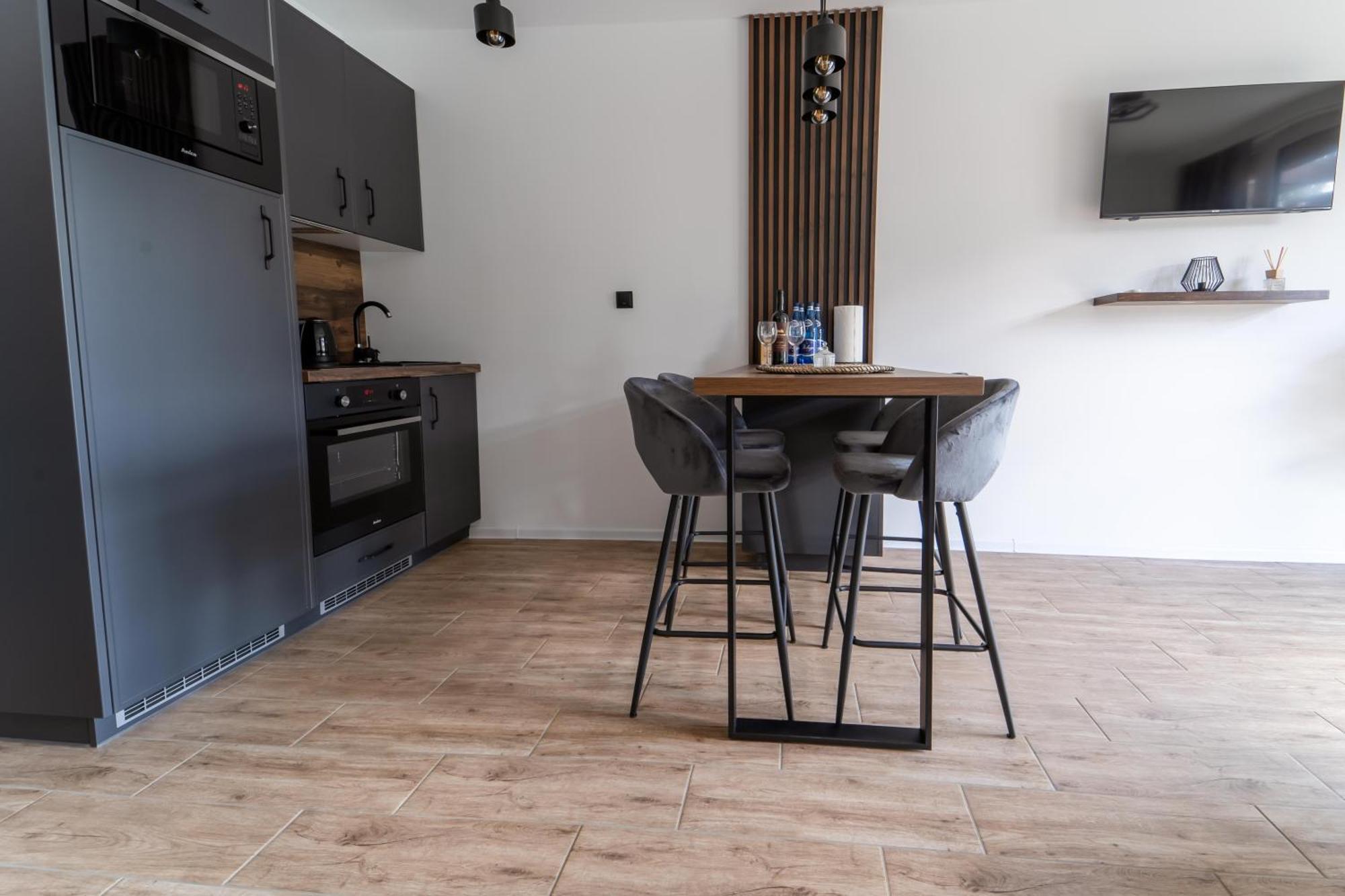 Village Resort Sauna & Jacuzzi & Netflix Tworkowa Rum bild